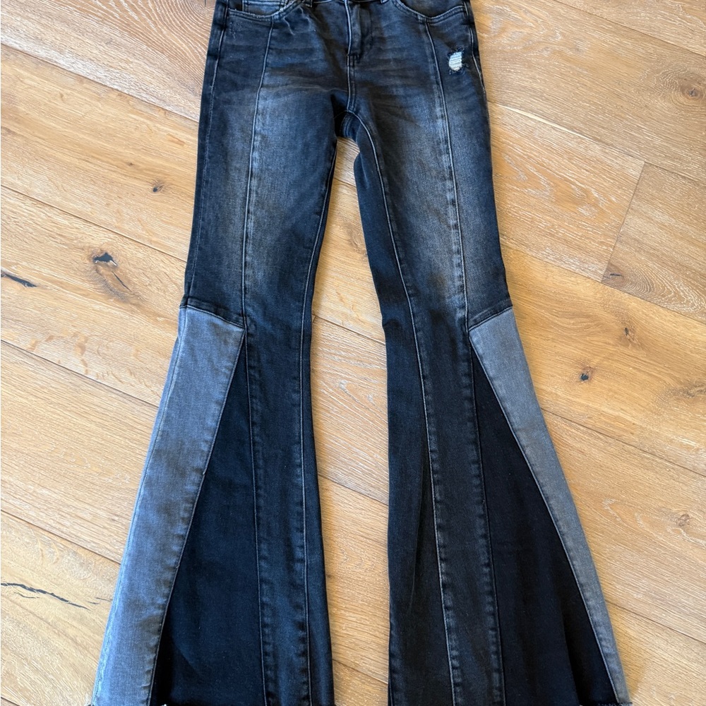Stylish Black Flared Women's Jeans